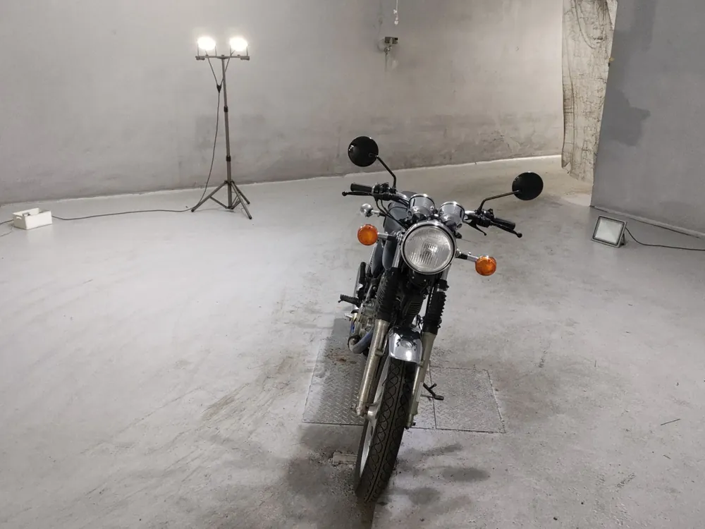Yamaha SR400 1985, чёрный, фото 3