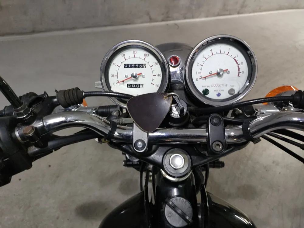 Yamaha SR400 1985, чёрный, фото 5