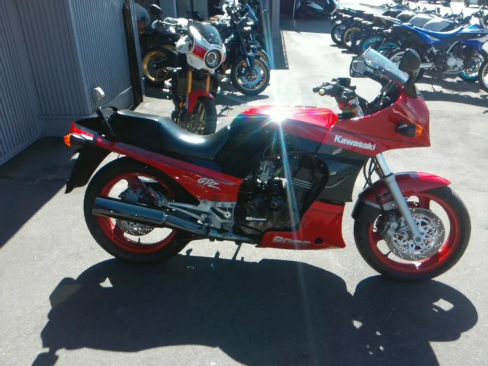 Kawasaki GPZ900R Ninja 1995, black/red, фото 4