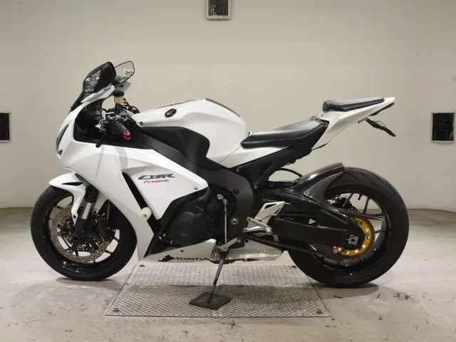 Honda CBR1000RR 2014, белый, фото 2