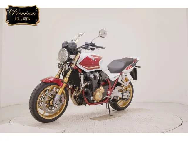 Honda CB1300 2023, белый, красный, фото 4