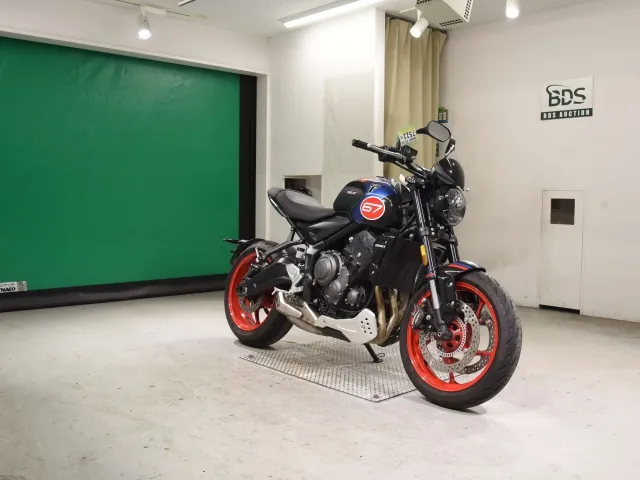 Triumph Trident 660 2025, чёрный, фото 3