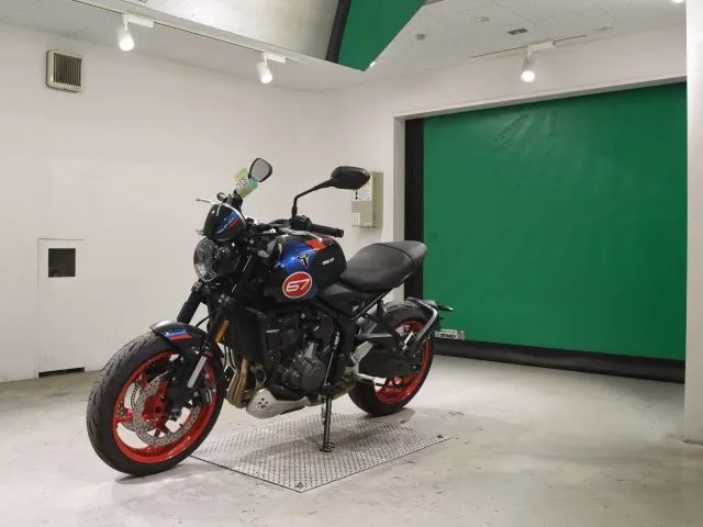Triumph Trident 660 2025, чёрный, фото 4