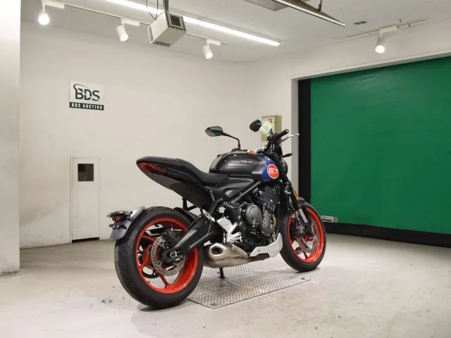 Triumph Trident 660 2025, чёрный, фото 5