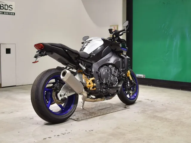 Yamaha MT-10SP 2024, чёрный, серебристый, фото 5