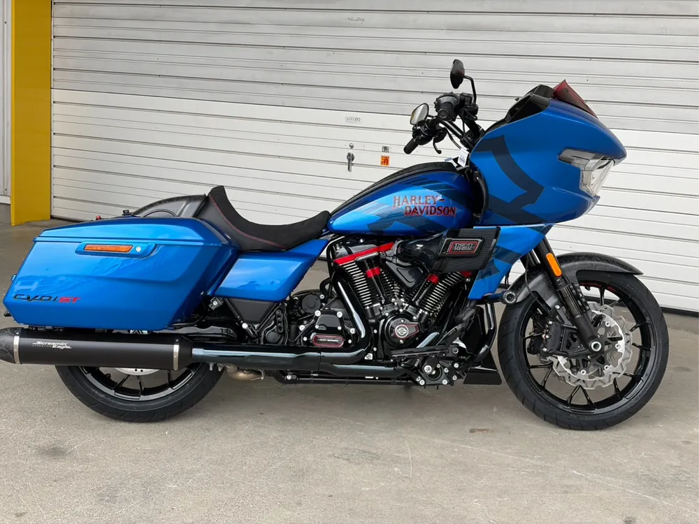 Harley-Davidson FLTRXSTSE CVO 2026, синий, фото 4