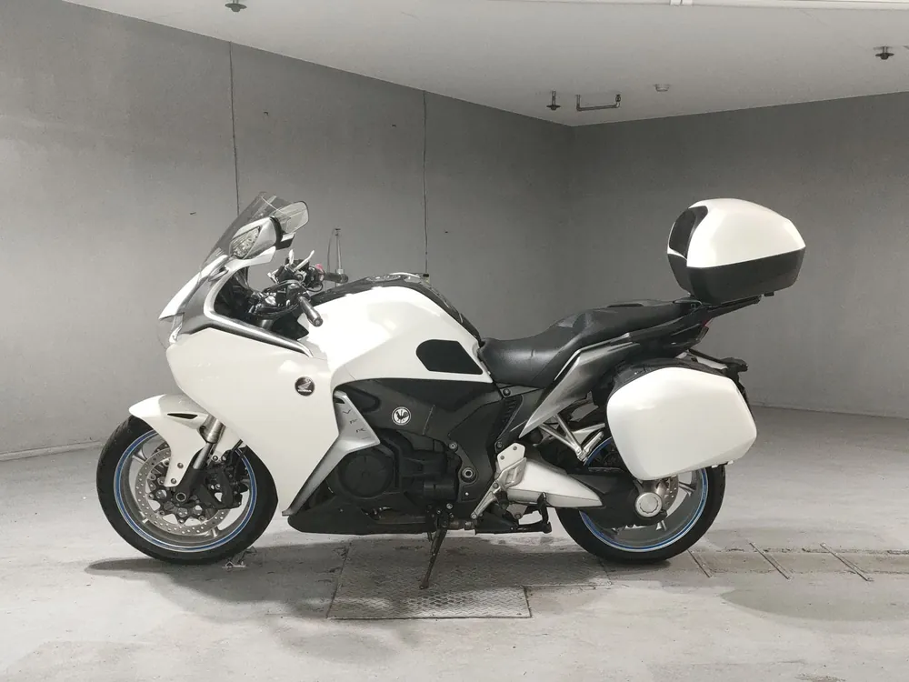 Honda Vfr1200Fd 2011, белый, фото 2