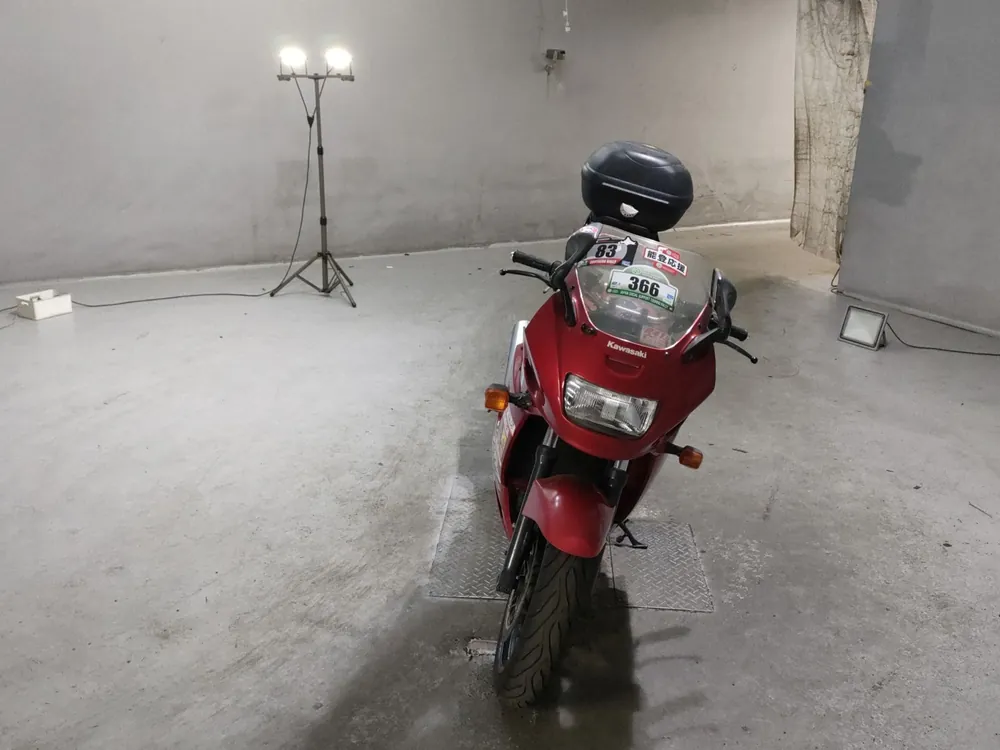Kawasaki GPZ1100 1995, красный, фото 3