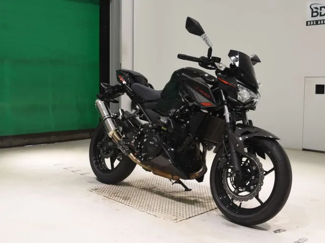 Kawasaki Z400 2025, чёрный, фото 3
