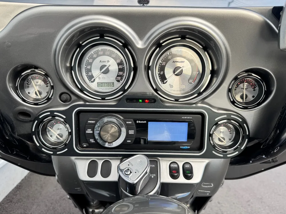 Harley-Davidson FLHXSE CVO 2015, чёрный, фото 5