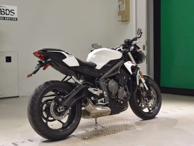Triumph STREET TRIPLE S 2020, white | red | black, фото 5