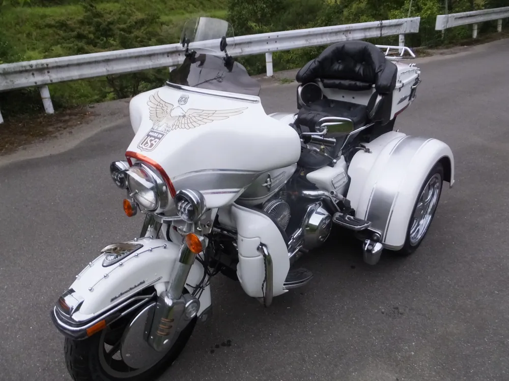 Harley-Davidson FLHTCU TRIKE 1993, white/silver, фото 2