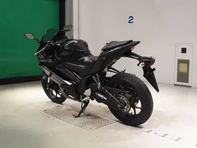 Yamaha MT-03 2021, matt black, фото 6