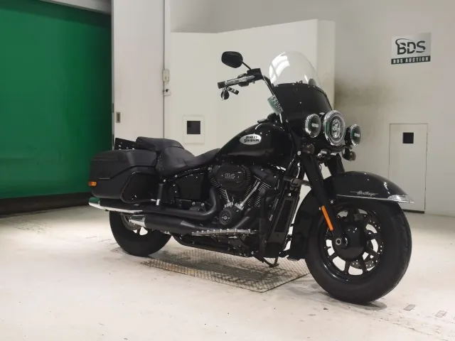 Harley-Davidson FLHCS1870 2022, чёрный, фото 3