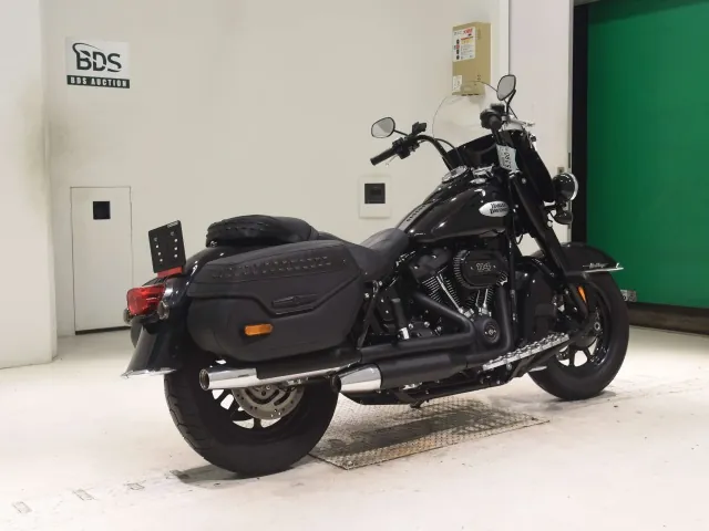 Harley-Davidson FLHCS1870 2022, чёрный, фото 5