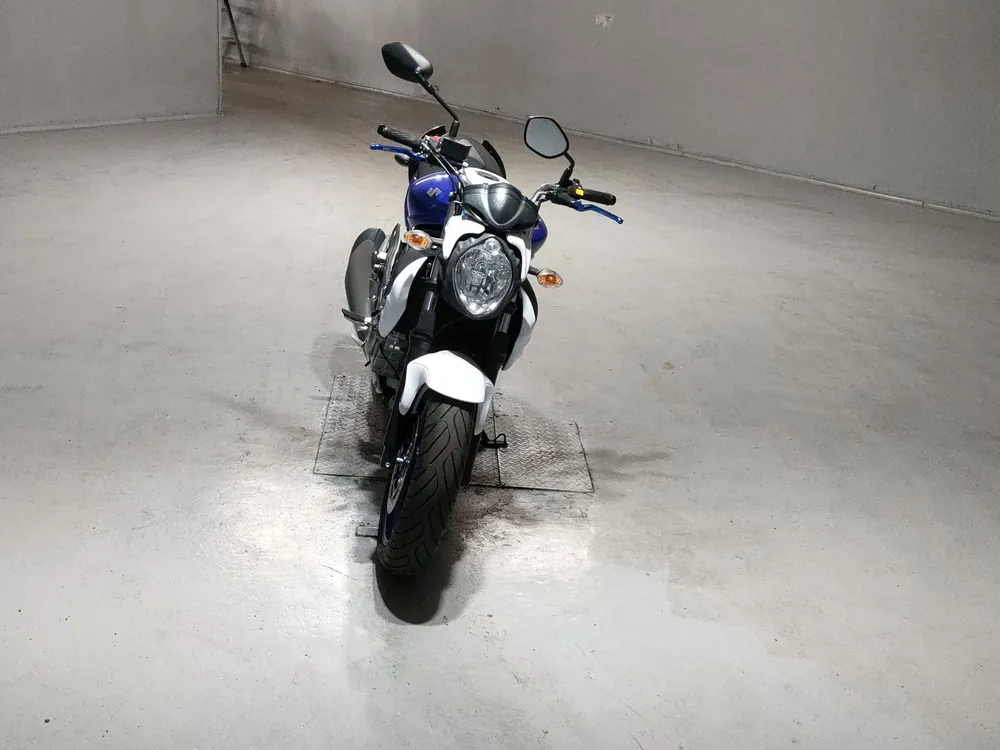Suzuki Gladius 400 ABS 2016, white / blue, фото 3