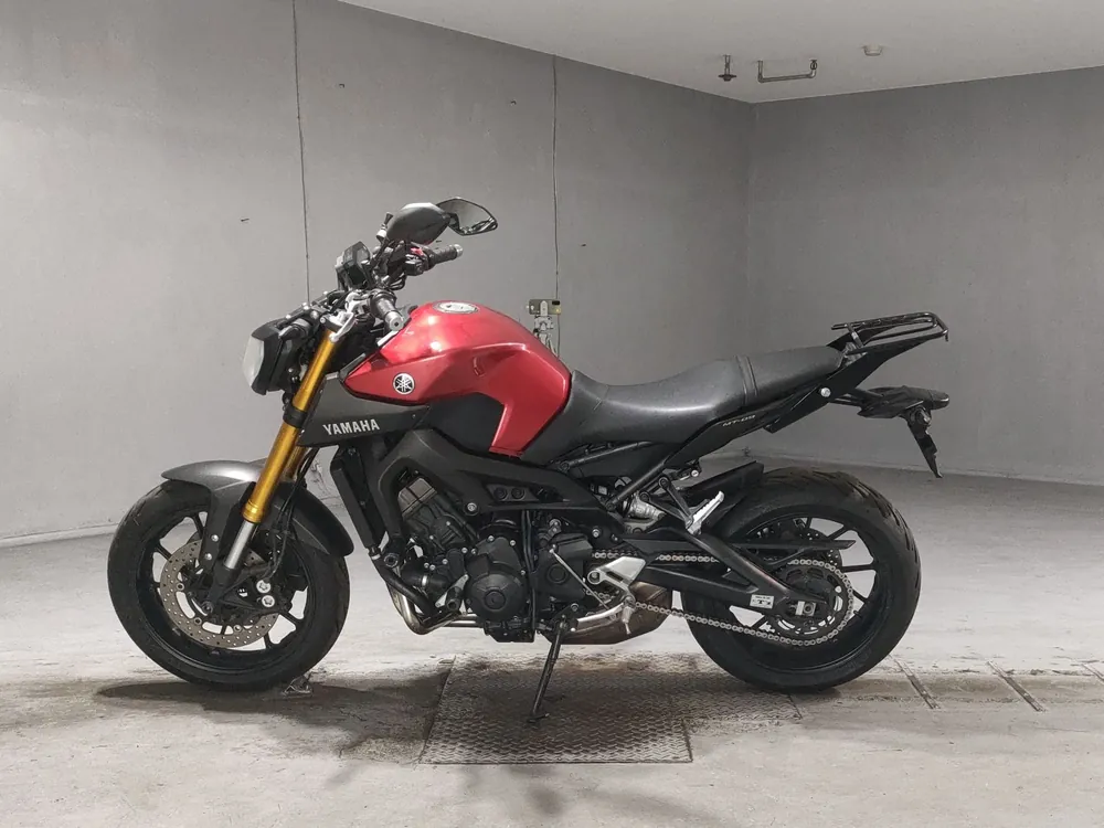 Yamaha MT-09 2016, красный, фото 2
