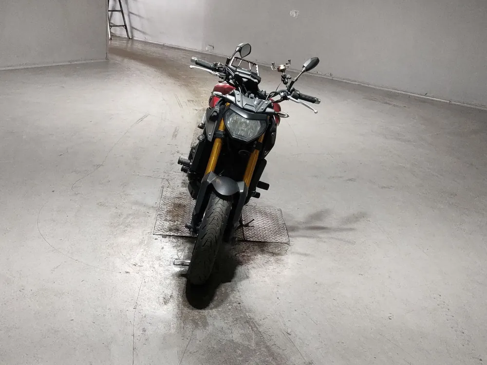 Yamaha MT-09 2016, красный, фото 3