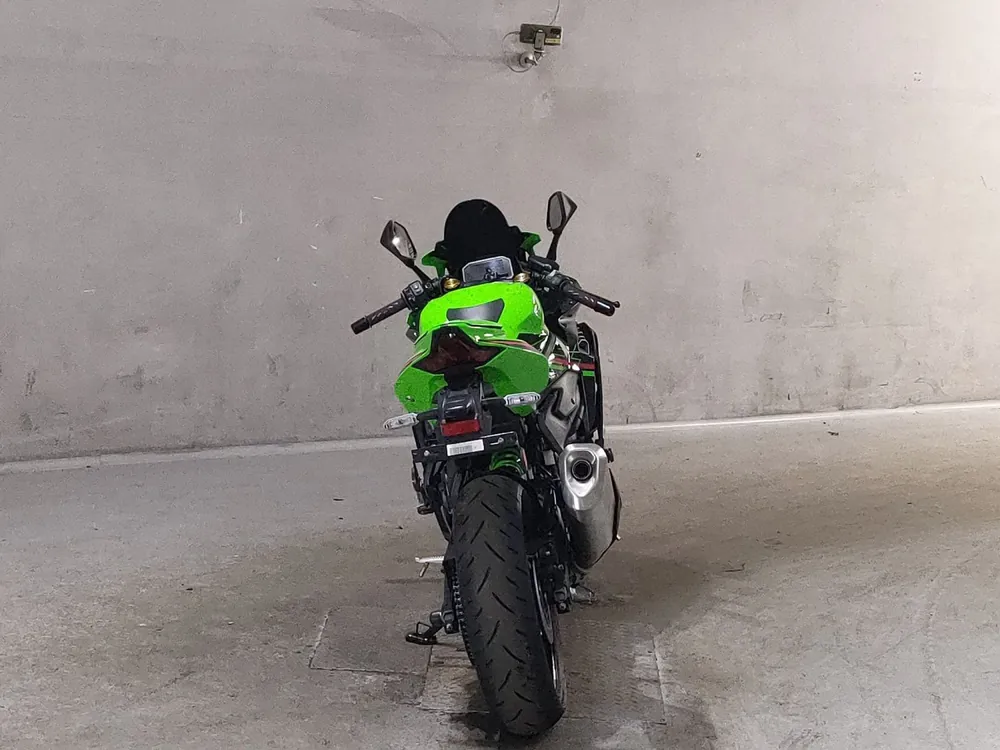 Kawasaki ZX-4R SE 2023, black / green, фото 4