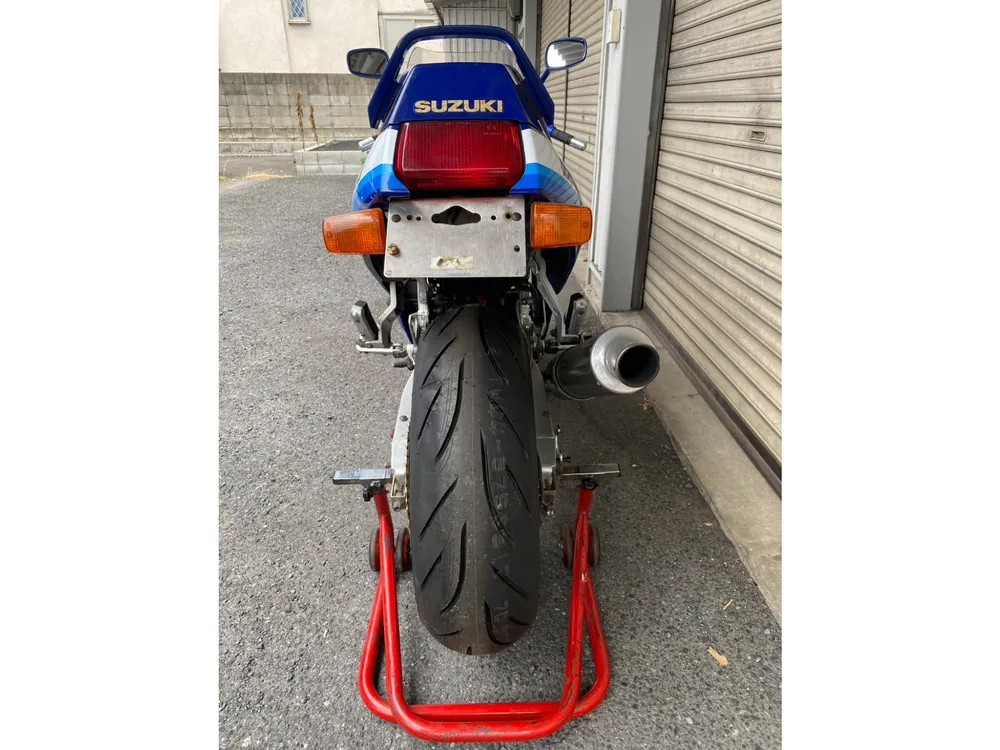 Suzuki GSX-R1100 1990, белый, синий, фото 12