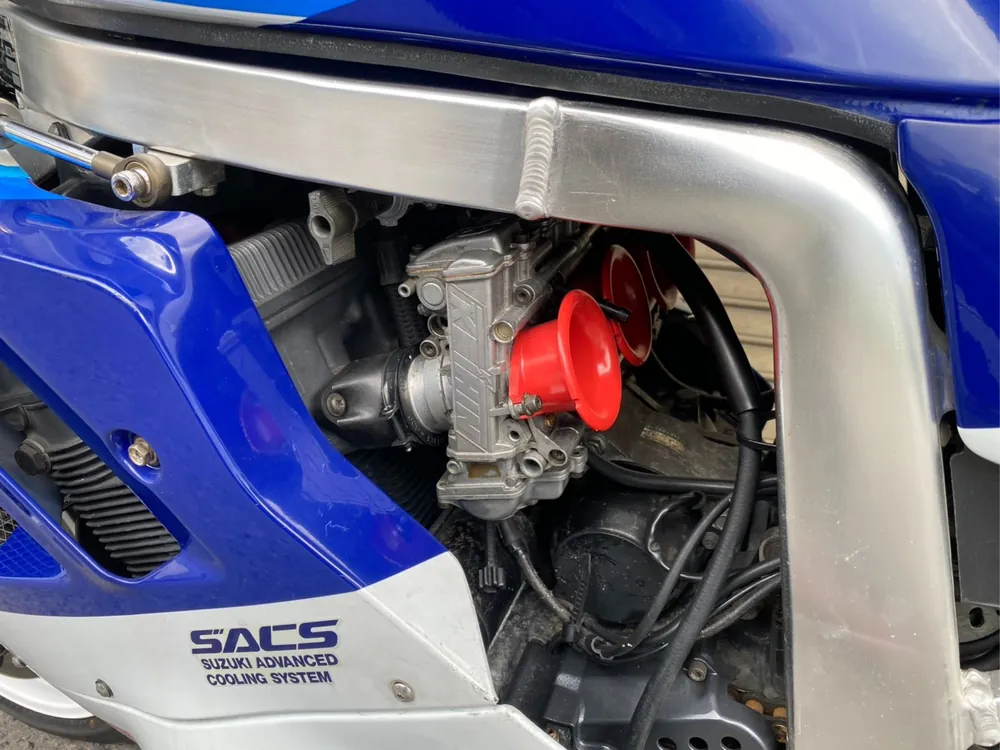 Suzuki GSX-R1100 1990, белый, синий, фото 13