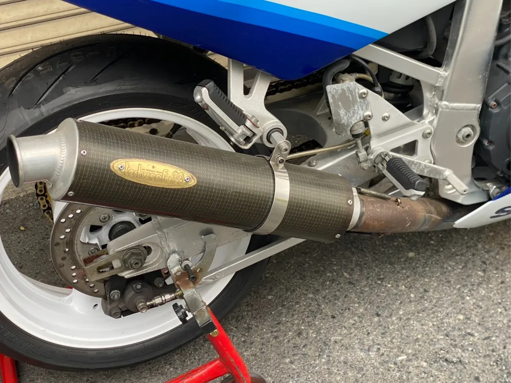 Suzuki GSX-R1100 1990, белый, синий, фото 15