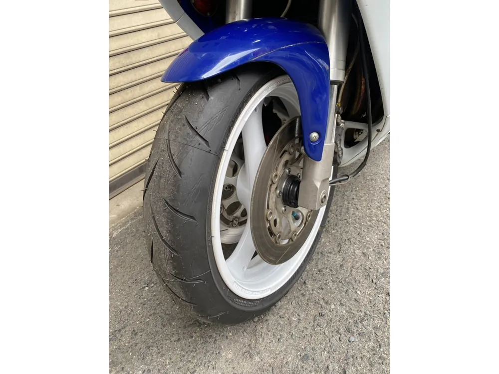 Suzuki GSX-R1100 1990, белый, синий, фото 16