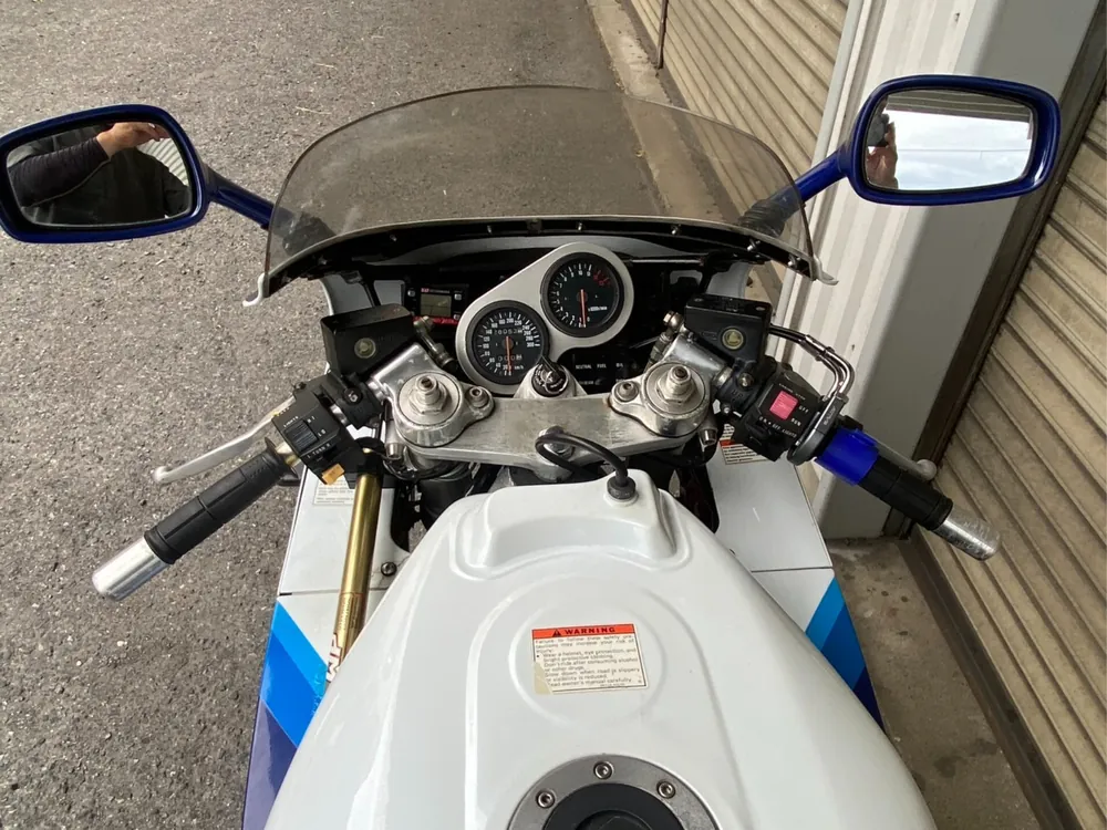 Suzuki GSX-R1100 1990, белый, синий, фото 6