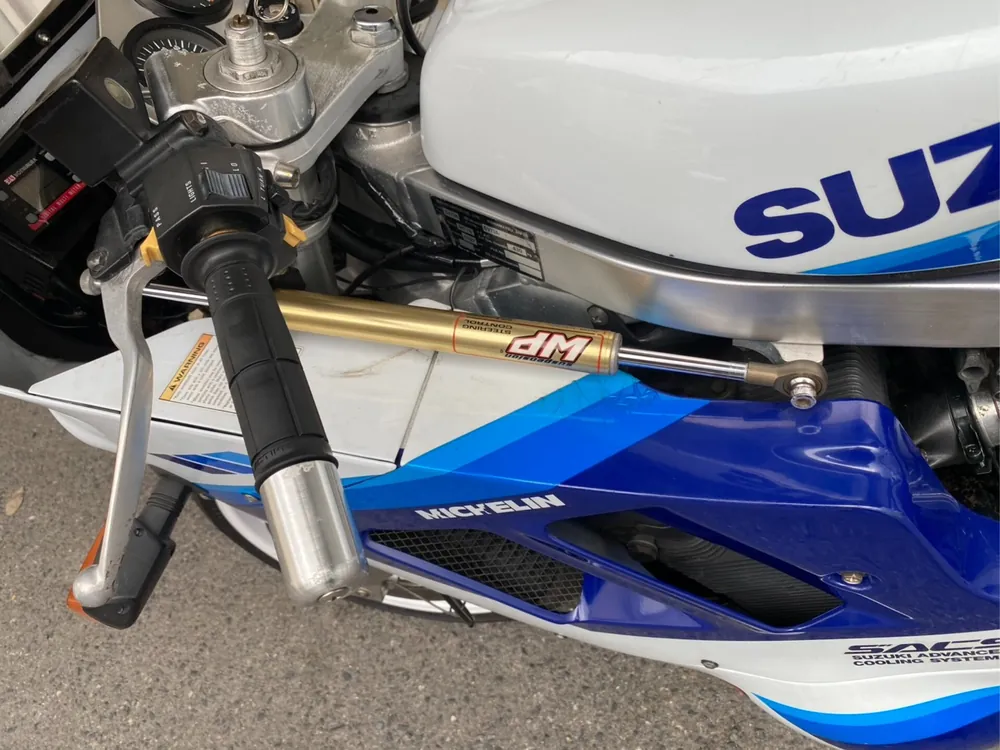 Suzuki GSX-R1100 1990, белый, синий, фото 7
