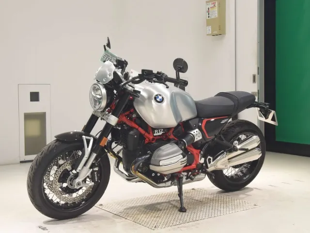 BMW R12nineT 2025, серебристый, фото 4
