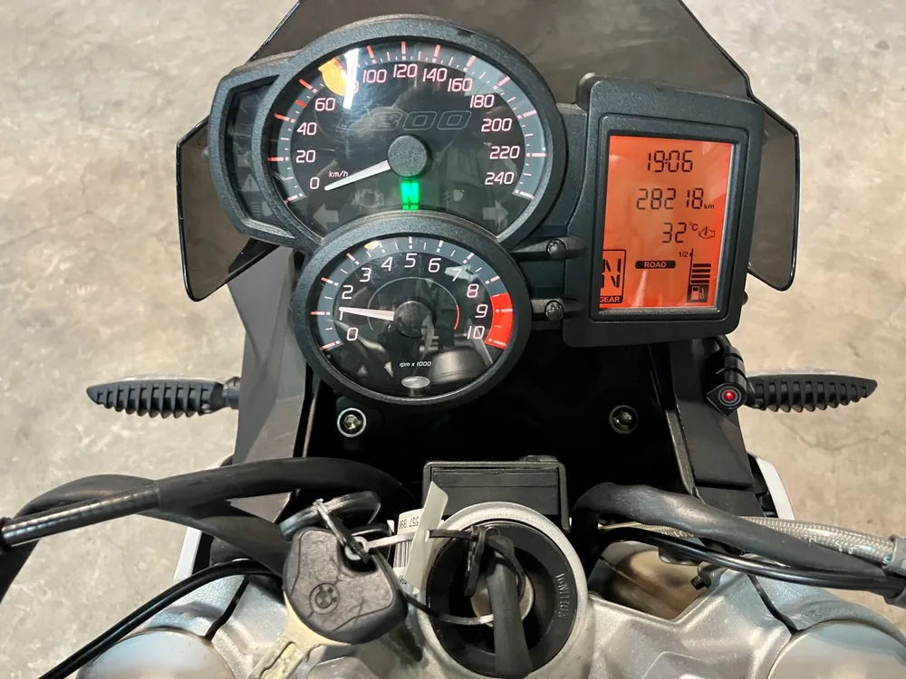 BMW F800R 2017, tricolor color, фото 3