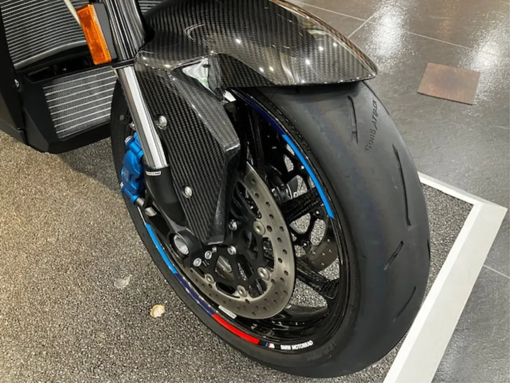 BMW M1000XR 2025, чёрный, фото 3