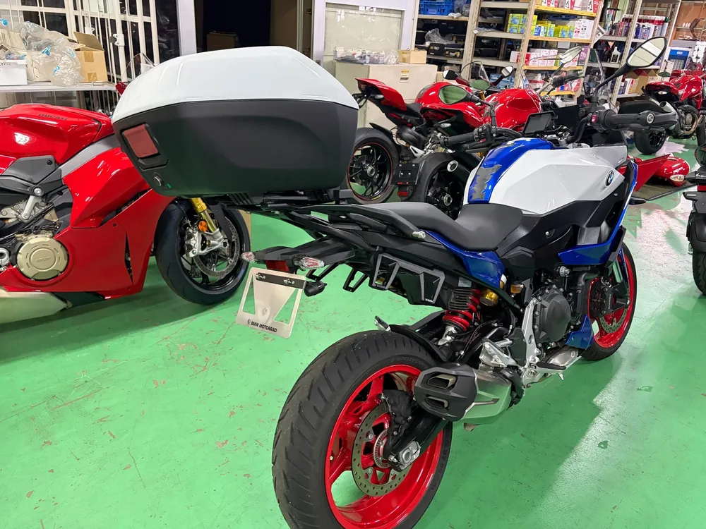 BMW F900Gs 2025, tricolor color, фото 10