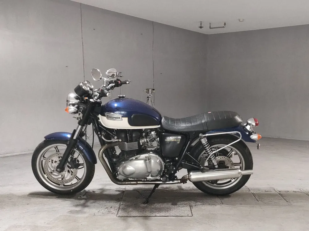 Triumph Bonneville Se 2009, белый, синий, фото 2