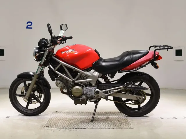 Honda VTR250 MC33, красный, фото 2