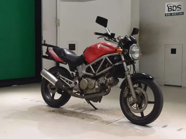 Honda VTR250 MC33, красный, фото 3