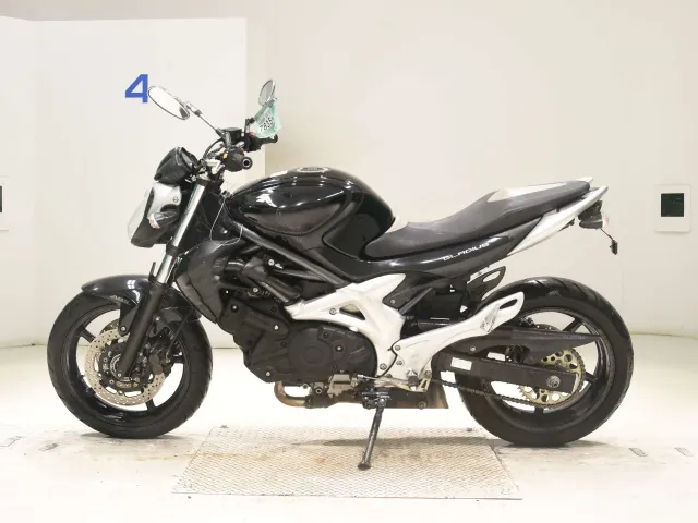 Suzuki Gladius 400 ABS 2010, чёрный, фото 2