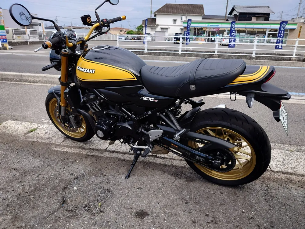 Kawasaki Z900RS 2023, black / yellow, фото 5
