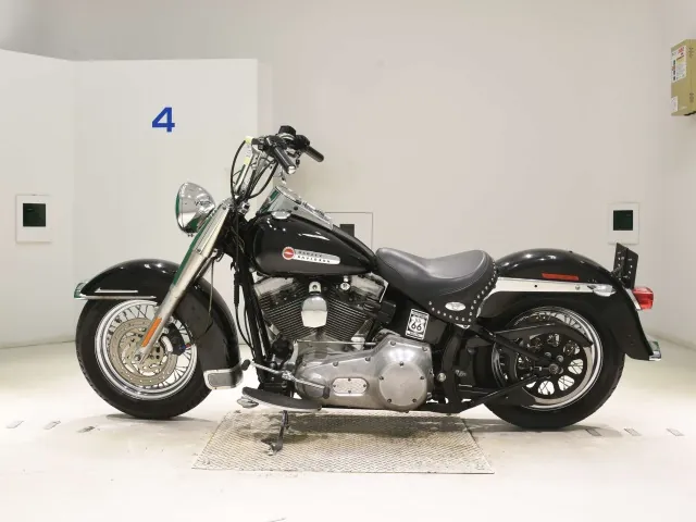 Harley-Davidson FLST1450 2006, чёрный, фото 2