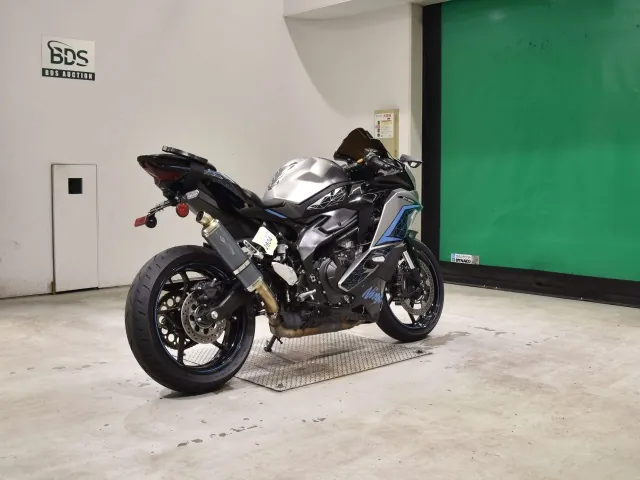 Kawasaki ZX-25R, чёрный, серебристый, фото 5