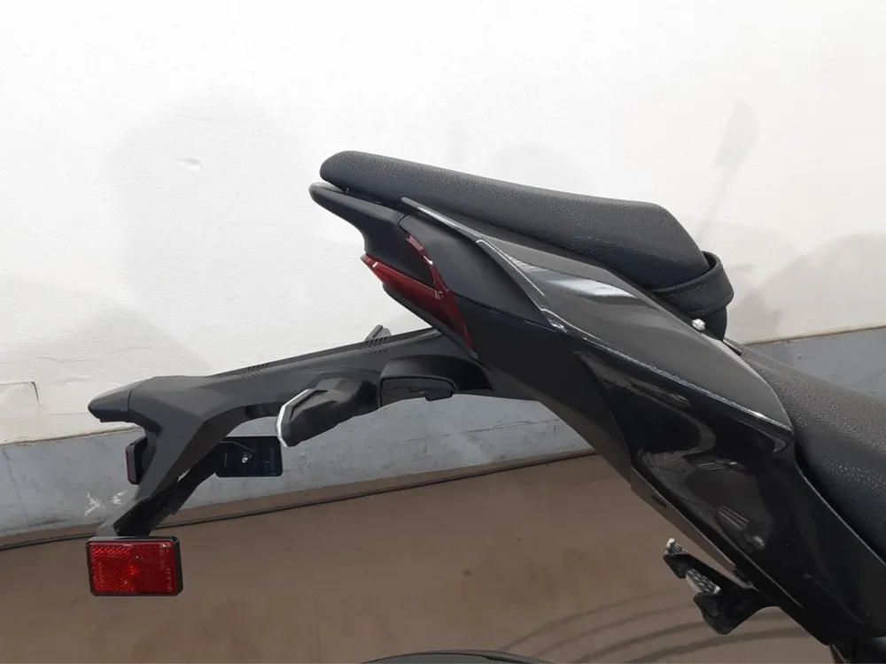 Kawasaki Z900 2025, black / gun m, фото 14