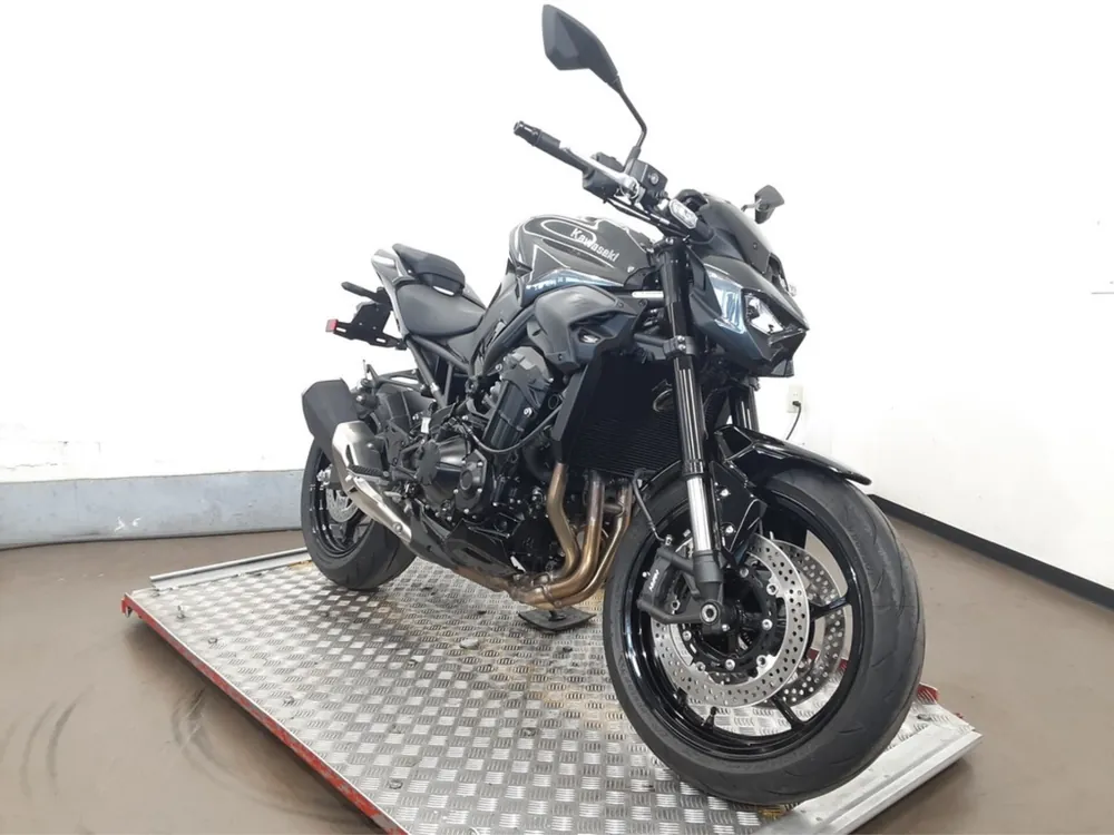 Kawasaki Z900 2025, black / gun m, фото 4