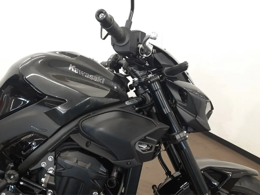Kawasaki Z900 2025, black / gun m, фото 8