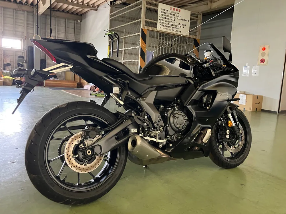 Yamaha YZF-R7 2025, чёрный, фото 4