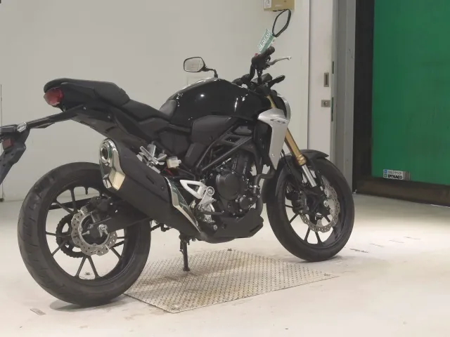 Honda CB250R MC52, чёрный, фото 5