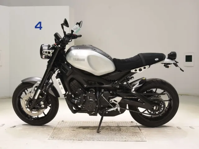 Yamaha XSR900 2020, matt silver, фото 2