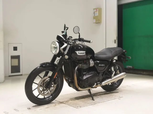Triumph Street Twin 2016, чёрный, фото 4