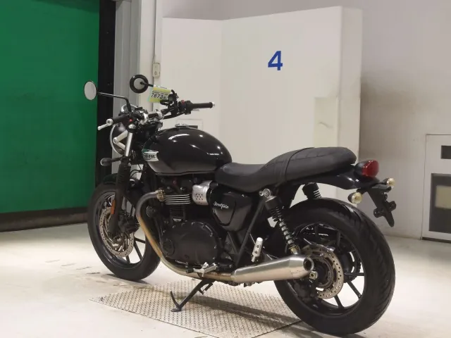 Triumph Street Twin 2016, чёрный, фото 6