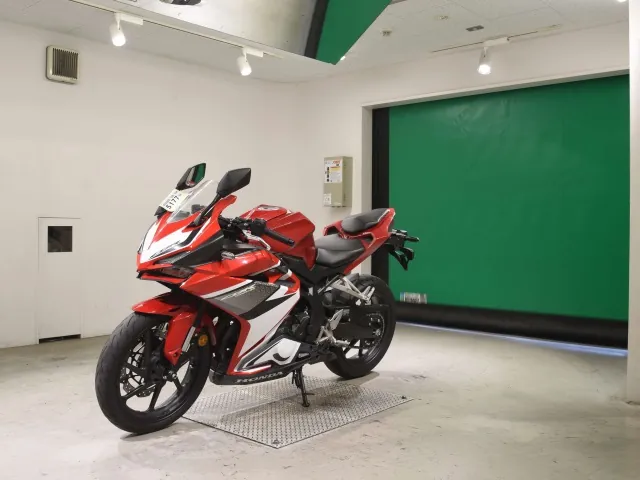 Honda CBR250RR, белый, красный, чёрный, фото 4