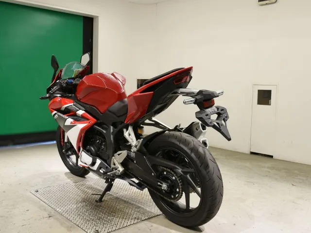 Honda CBR250RR, белый, красный, чёрный, фото 6